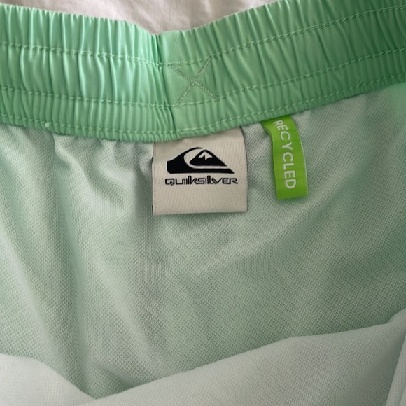 Quicksilver trunks - Picture 3 of 6
